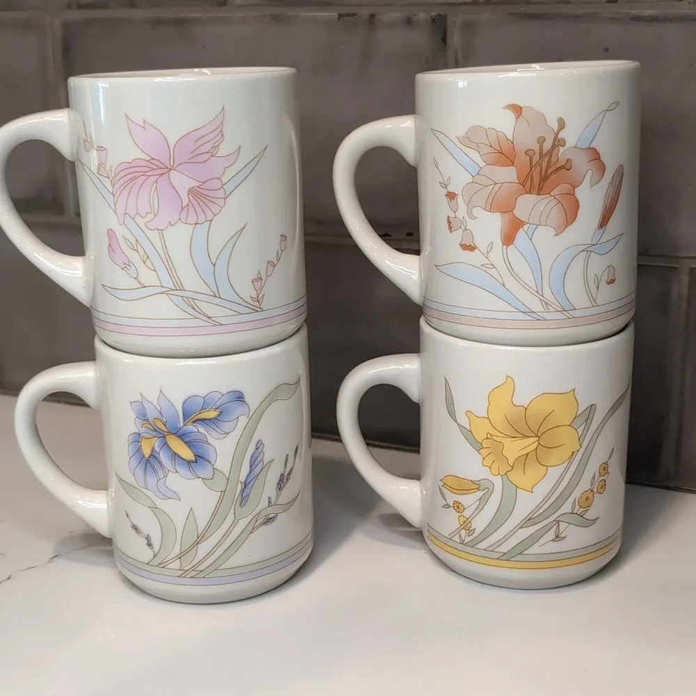 Vintage Finest Ceramics Floral mug set - Picture 2 of 8
